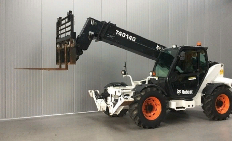 Bobcat T40140 телескопический погрузчик